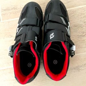 Gently used peloton cycling shoes size 8